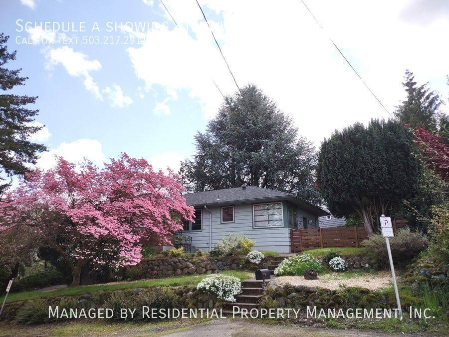 Townhouse for rent at 4434 SW Valona Way, Portland, OR 97219