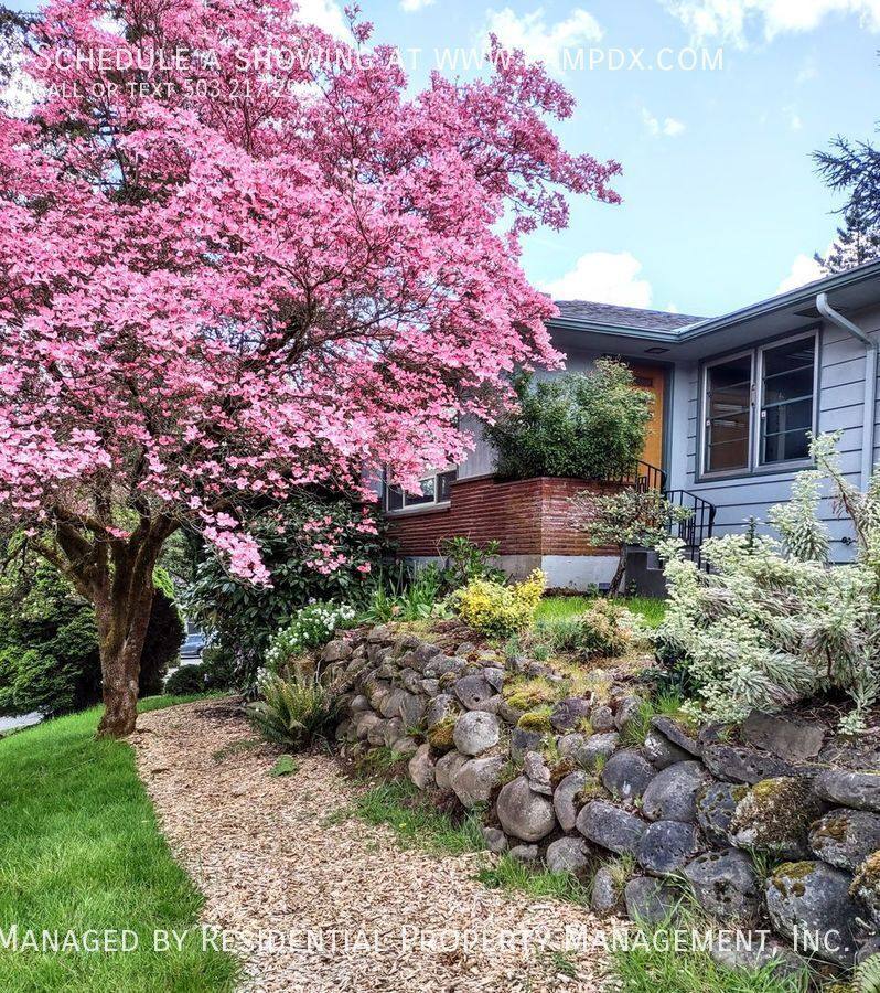 Townhouse for rent at 4434 SW Valona Way, Portland, OR 97219