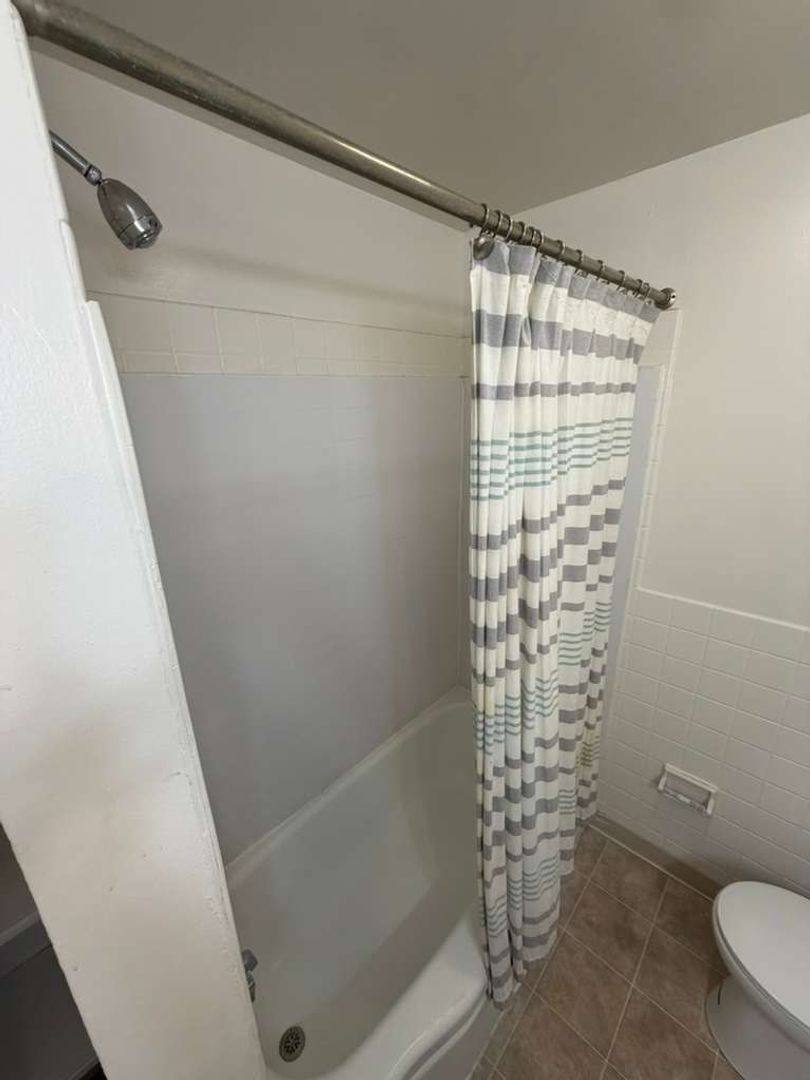 Townhouse for rent at 1460-1470 Presidential Dr, Columbus, OH 43212