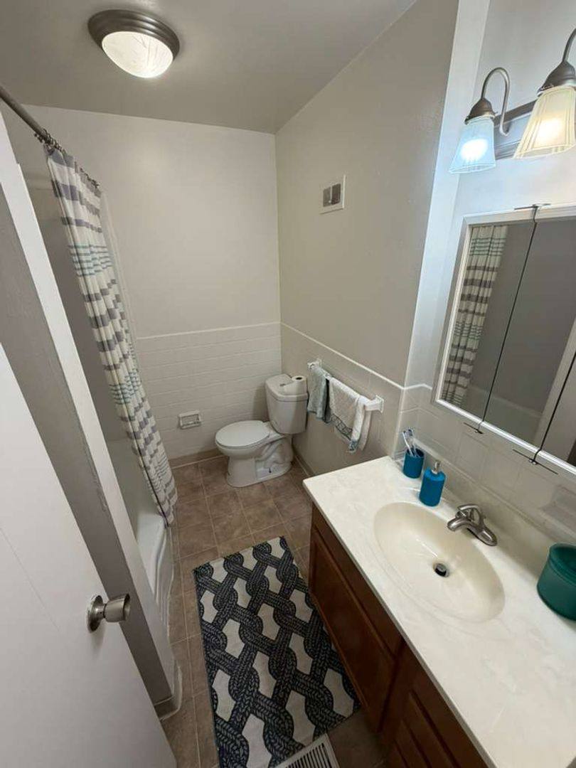 Townhouse for rent at 1460-1470 Presidential Dr, Columbus, OH 43212