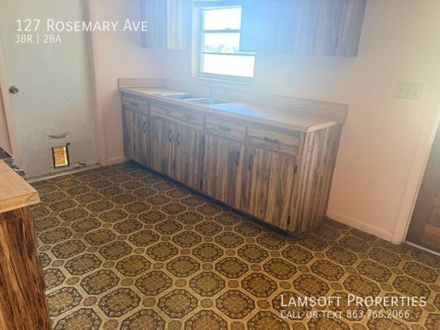 Apartment for rent at 127 Rosemary Ave, Sebring, FL 33875