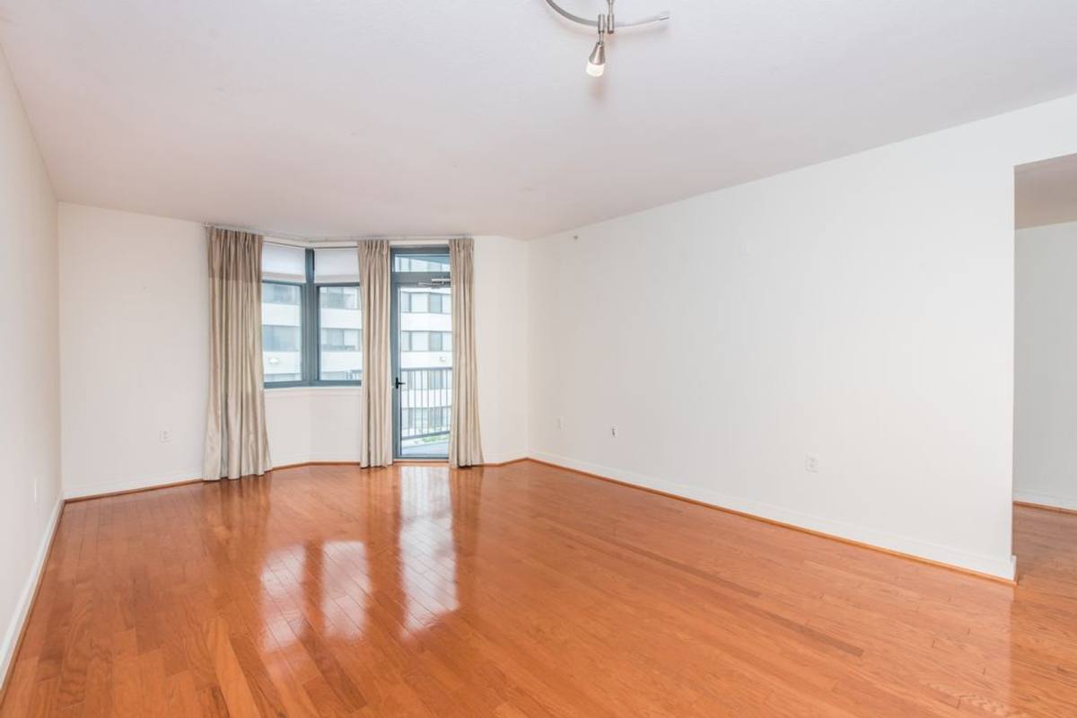 Condo for rent at 1117 10th St NW, Washington, DC 20001