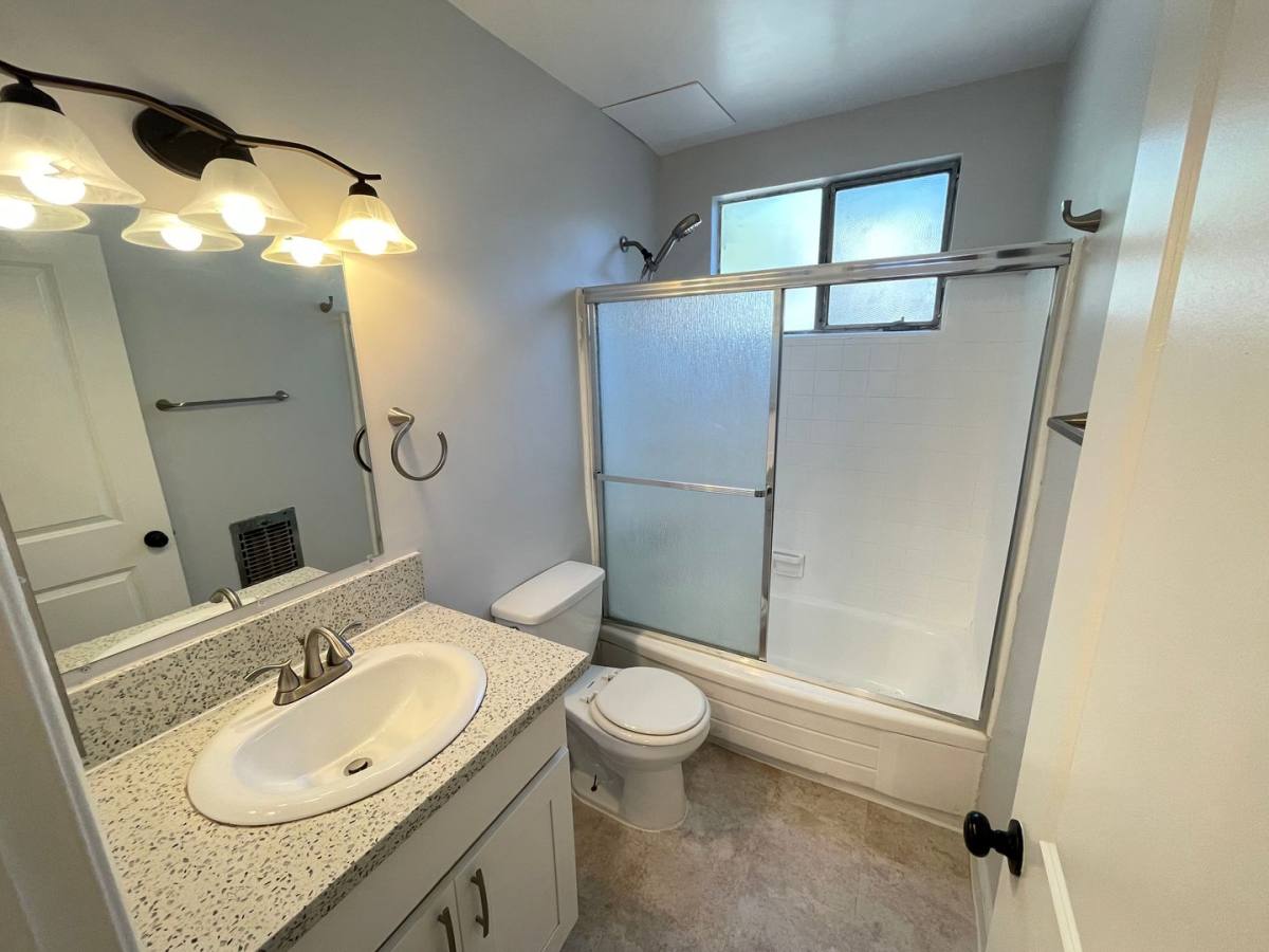 Apartment for rent at 7731-7737 Romaine St, Los Angeles, CA 90046