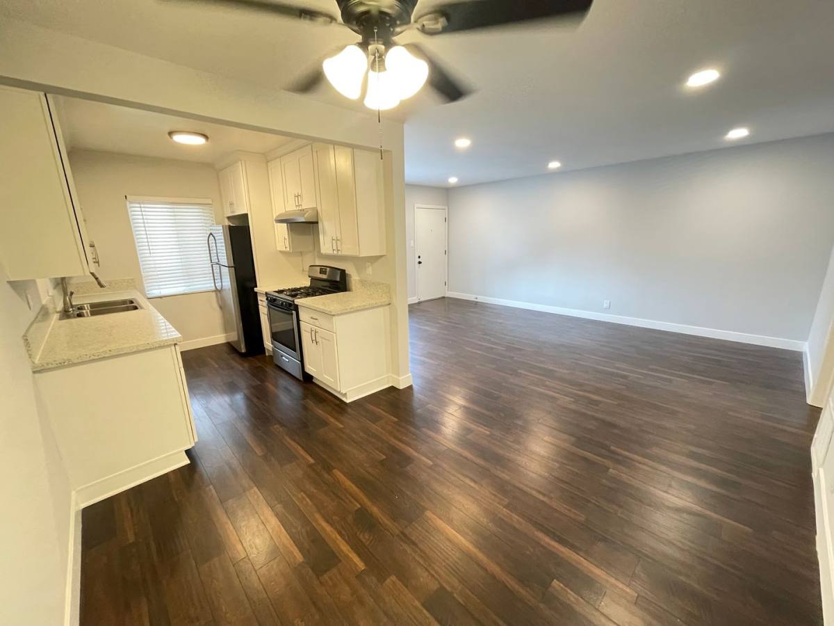 Apartment for rent at 7731-7737 Romaine St, Los Angeles, CA 90046