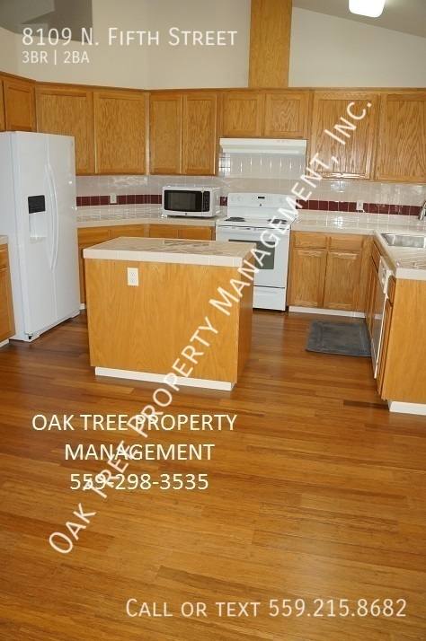 House for rent at 8109 N Fifth St, Fresno, CA 93720