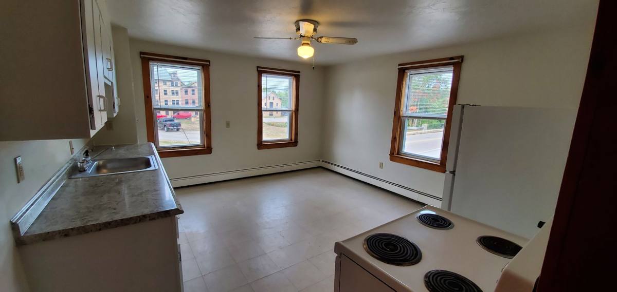 Apartment for rent at 145 Mendon St, Uxbridge, MA 01569