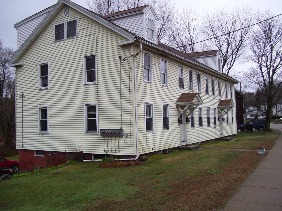 Apartment for rent at 145 Mendon St, Uxbridge, MA 01569