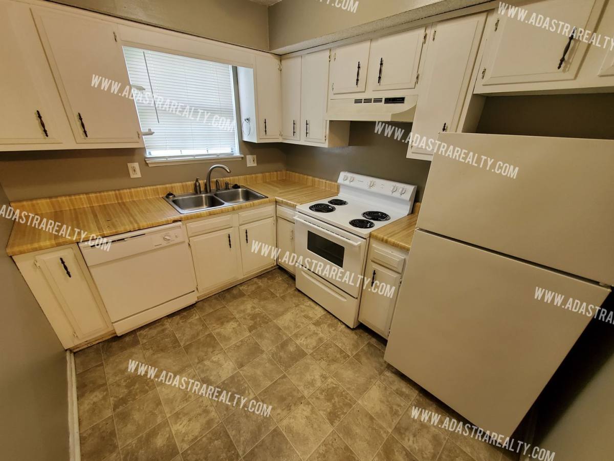 Apartment for rent at 809 N Washington St, Spring Hill, KS 66083