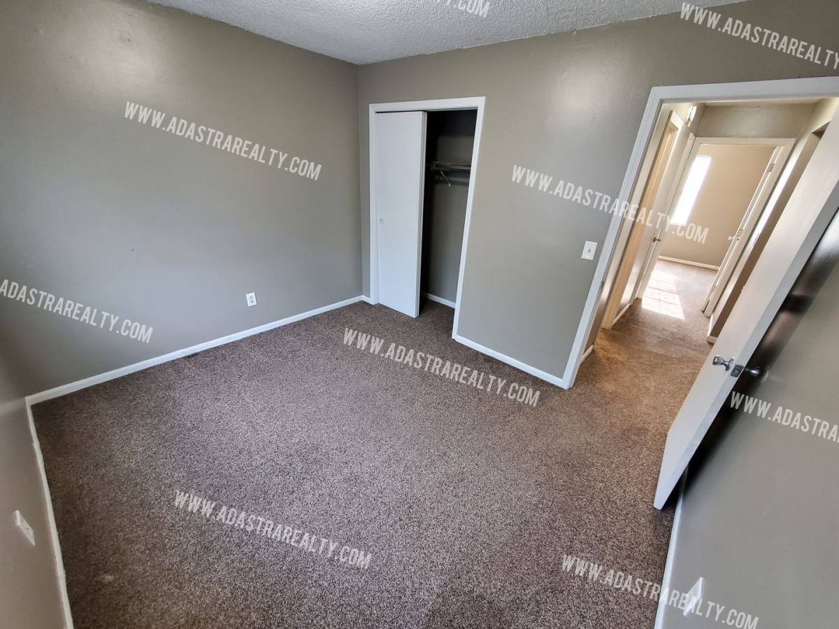 Apartment for rent at 809 N Washington St, Spring Hill, KS 66083