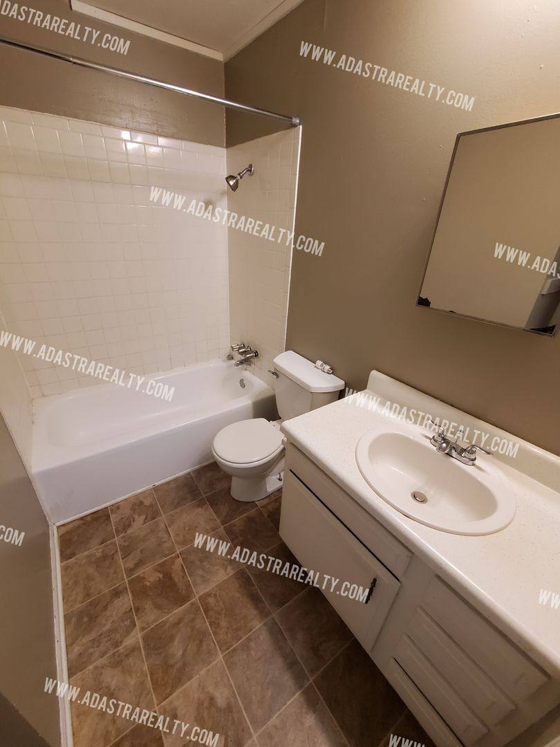 Apartment for rent at 809 N Washington St, Spring Hill, KS 66083