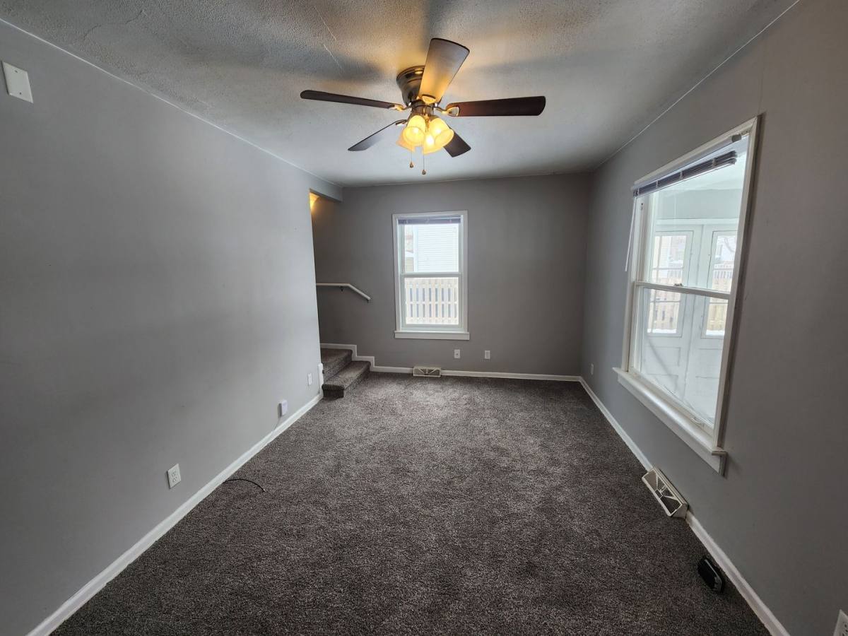 House for rent at 2809 Main St, Davenport, IA 52803