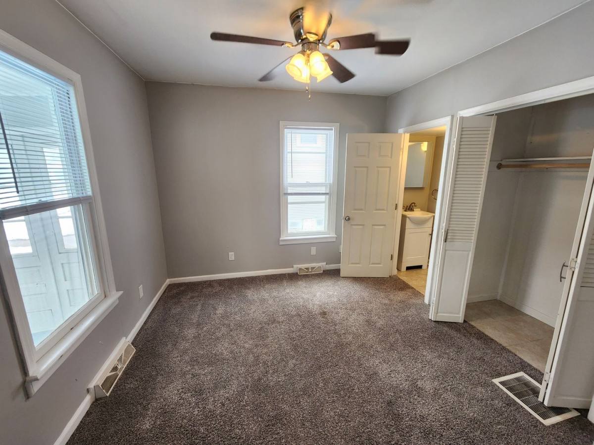 House for rent at 2809 Main St, Davenport, IA 52803