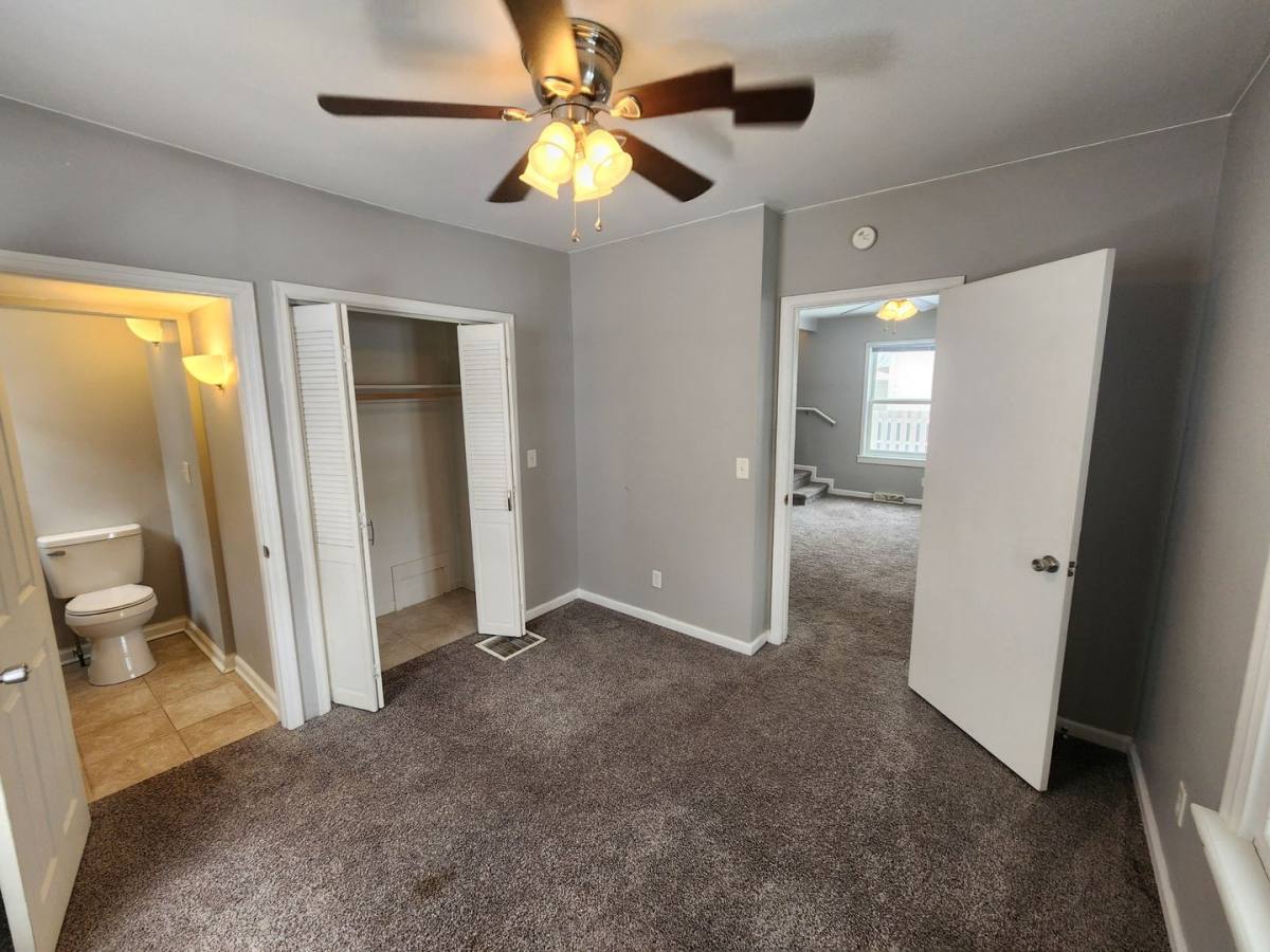 House for rent at 2809 Main St, Davenport, IA 52803