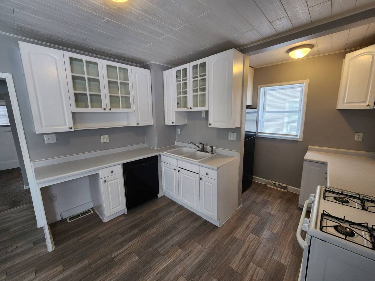 House for rent at 2809 Main St, Davenport, IA 52803
