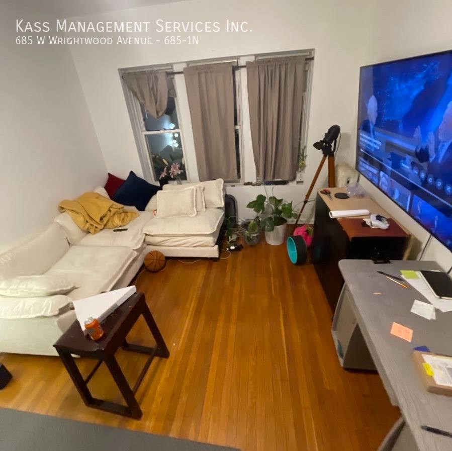 Apartment for rent at 685 W Wrightwood Ave #1N, Chicago, IL 60614