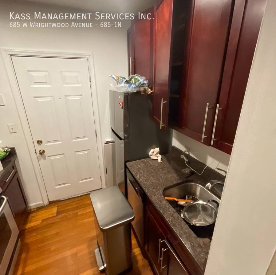 Apartment for rent at 685 W Wrightwood Ave #1N, Chicago, IL 60614