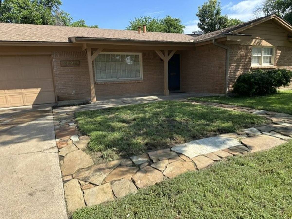 House for rent at 2820 Southgate Dr, Fort Worth, TX 76133