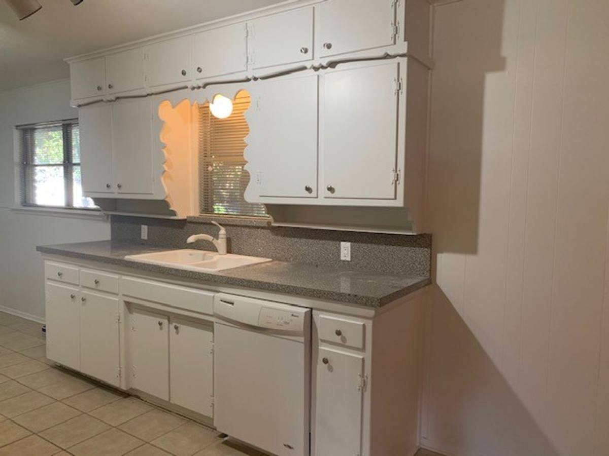 House for rent at 2820 Southgate Dr, Fort Worth, TX 76133