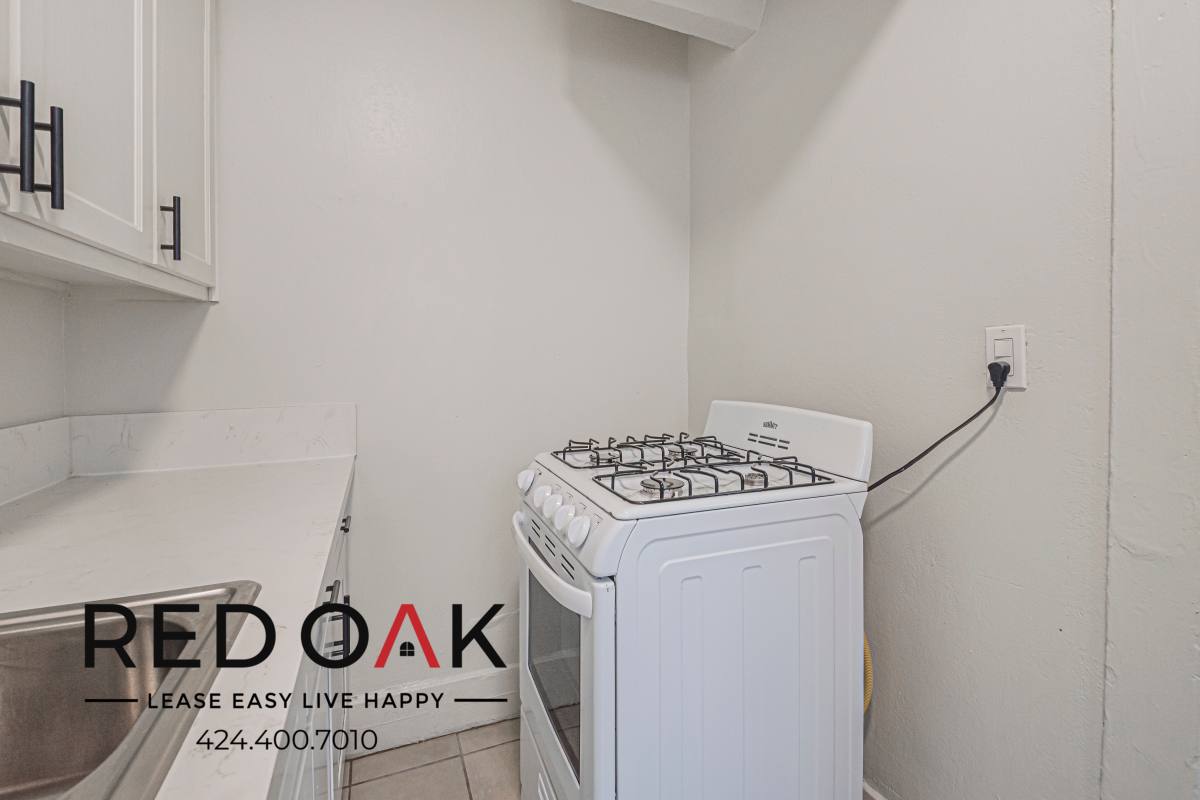 Condo for rent at 816 S Park View St #101, Los Angeles, CA 90057