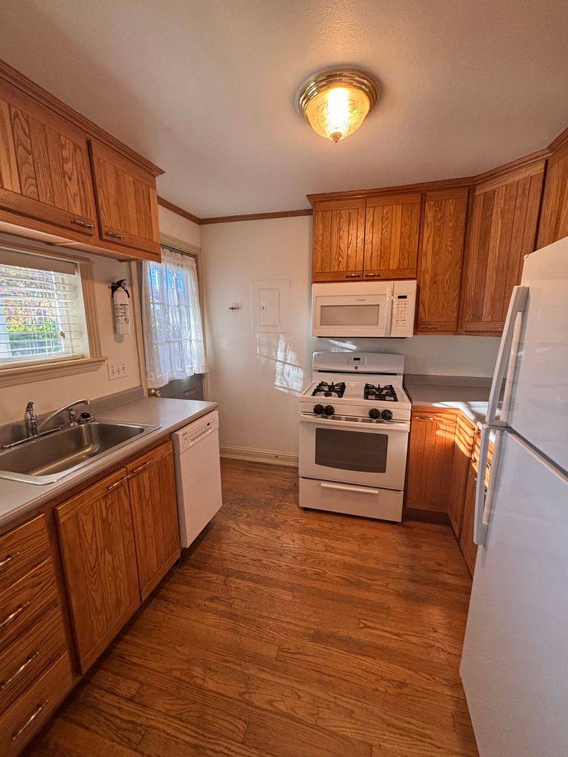 Apartment for rent at 1105 1st Ave NE, Albany, OR 97321