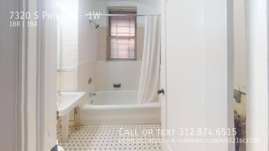 Apartment for rent at 7320 S Phillips #1W, Chicago, IL 60649
