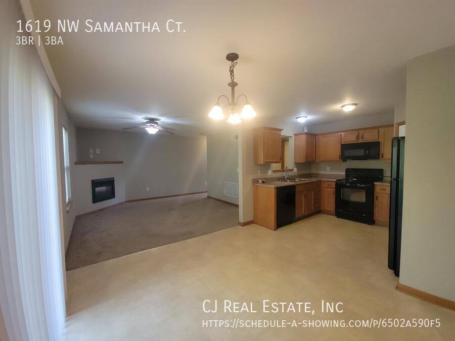 Townhouse for rent at 1619 NW Samantha Court, Blue Springs, MO 64015