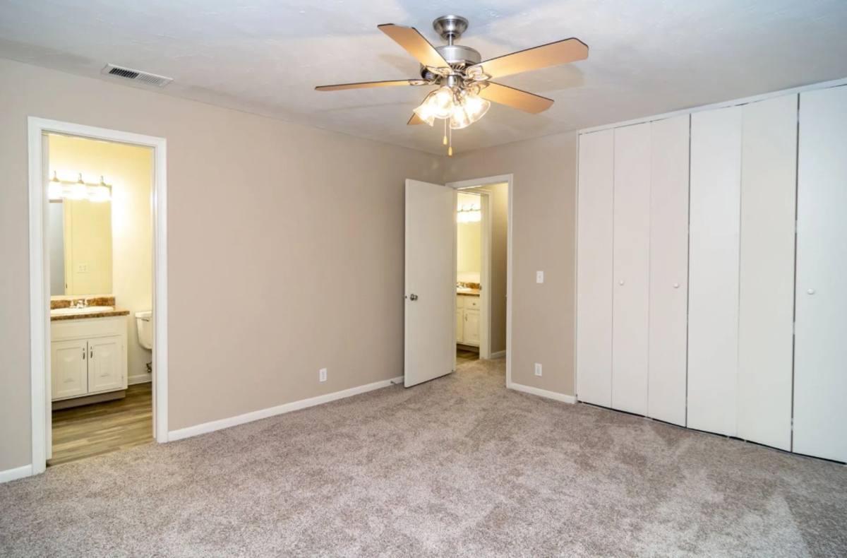 Townhouse for rent at 3625 N 112th Ave, Omaha, NE 68164
