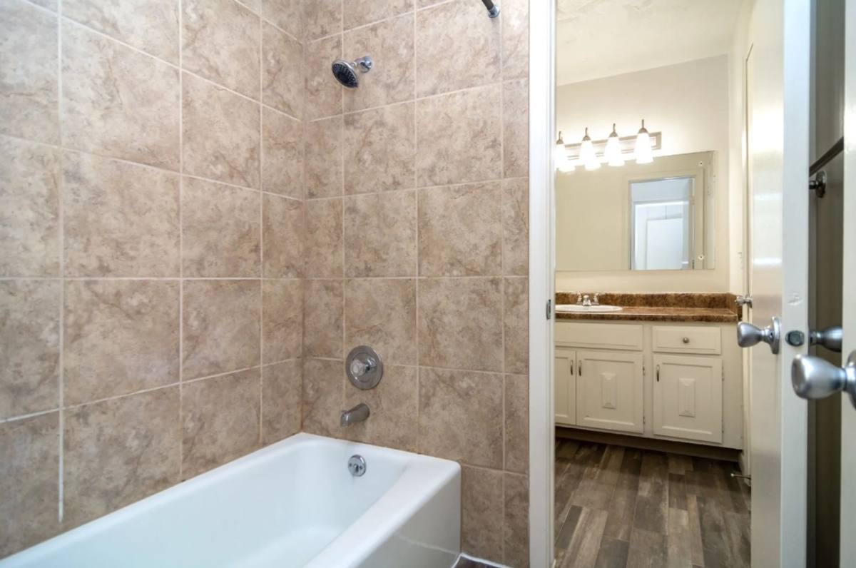 Townhouse for rent at 3625 N 112th Ave, Omaha, NE 68164