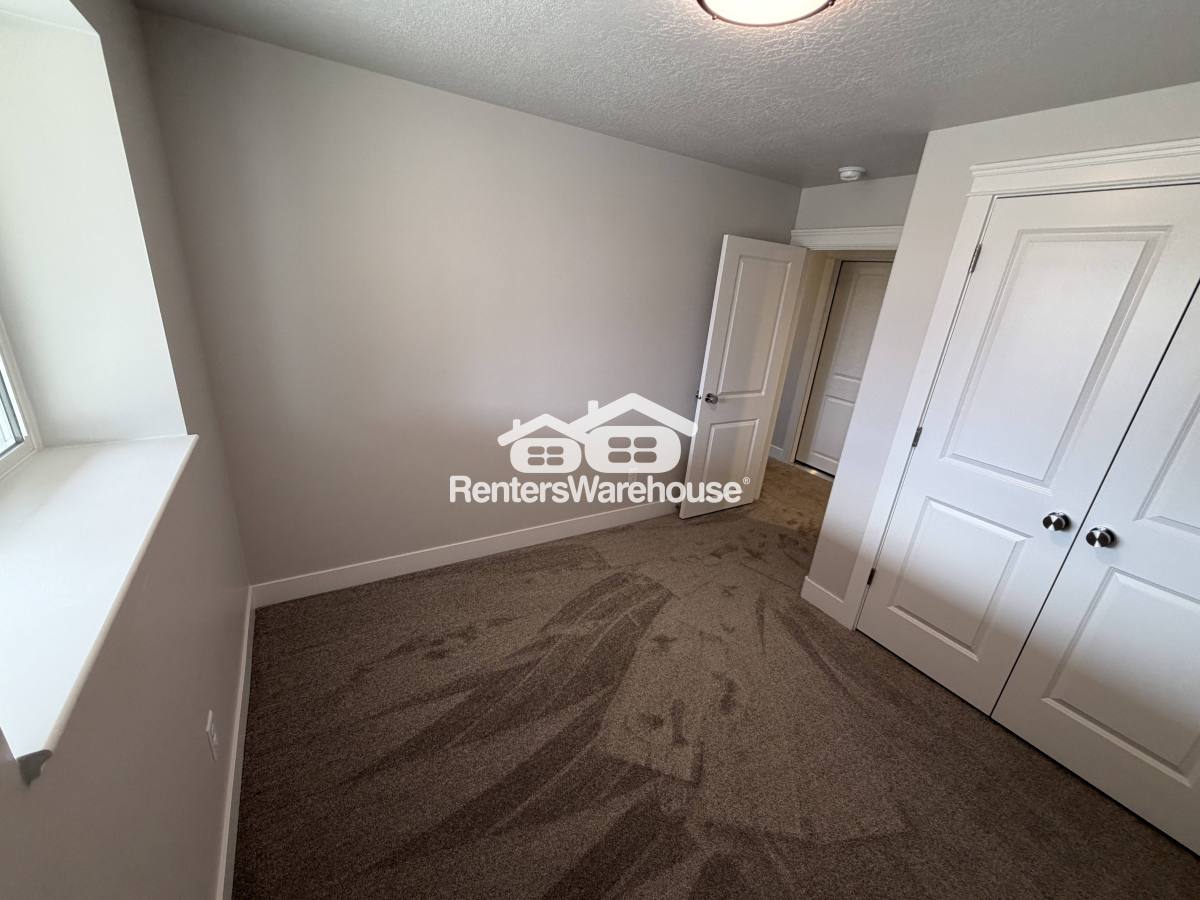 Apartment for rent at 373 N 2625 W, Clearfield, UT 84015