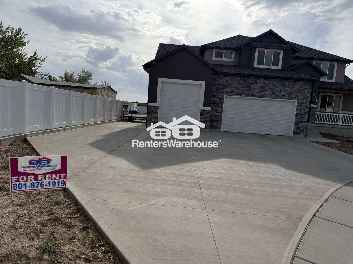 Apartment for rent at 373 N 2625 W, Clearfield, UT 84015