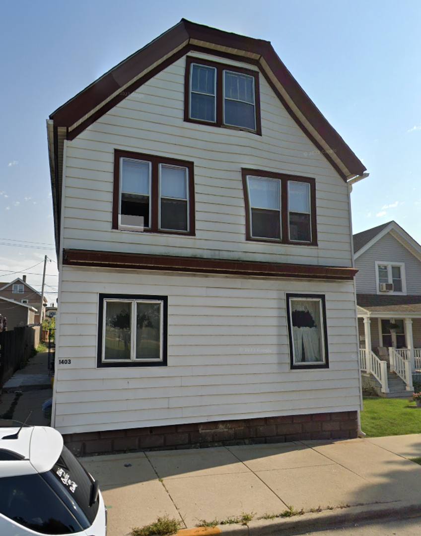 Apartment for rent at 1403 Rawson Ave, South Milwaukee, WI 53172