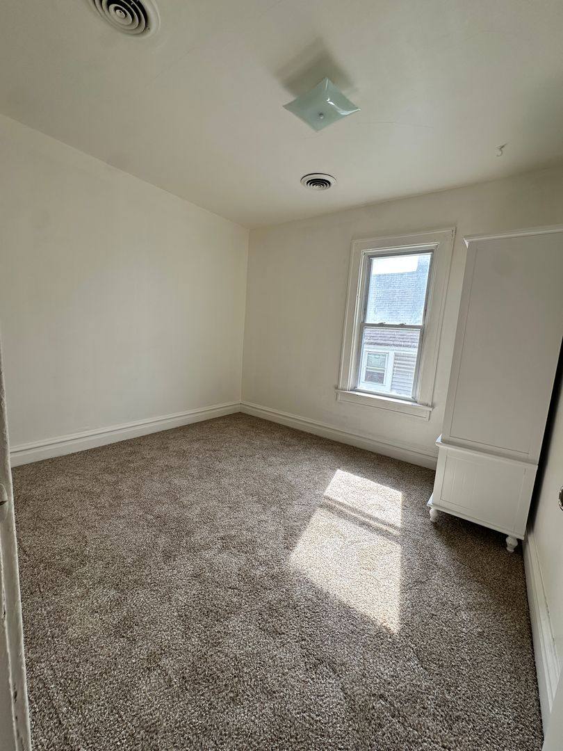 Apartment for rent at 1403 Rawson Ave, South Milwaukee, WI 53172