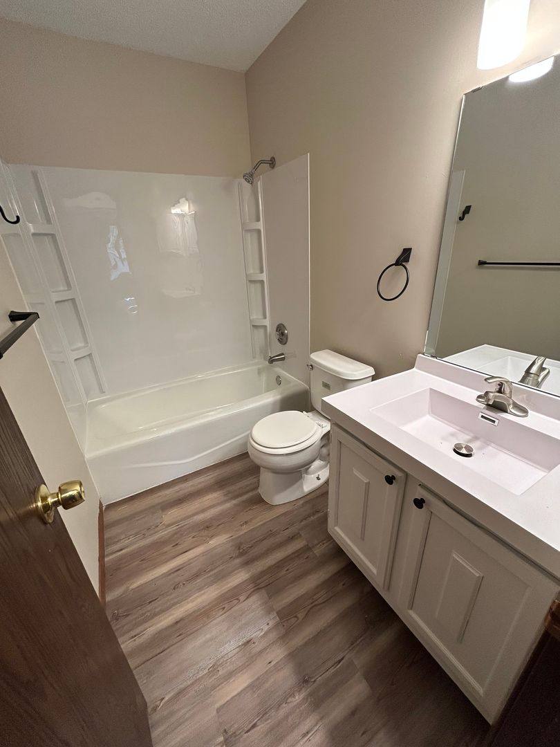 Apartment for rent at 5120 Leighton Ave, Lincoln, NE 68504