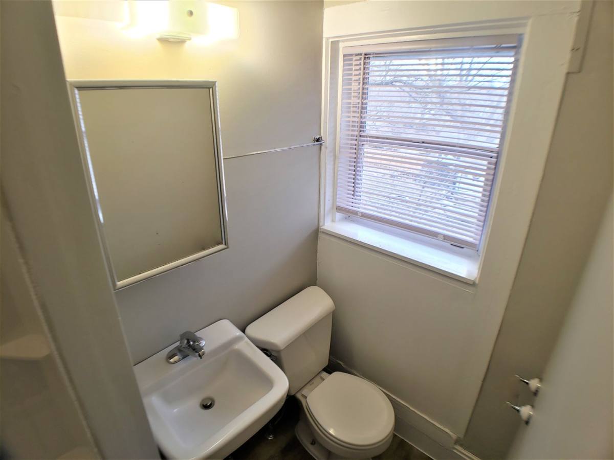 603 1st St SW #RHS, Faribault, MN 55021 - Apartment for Rent - Image 6