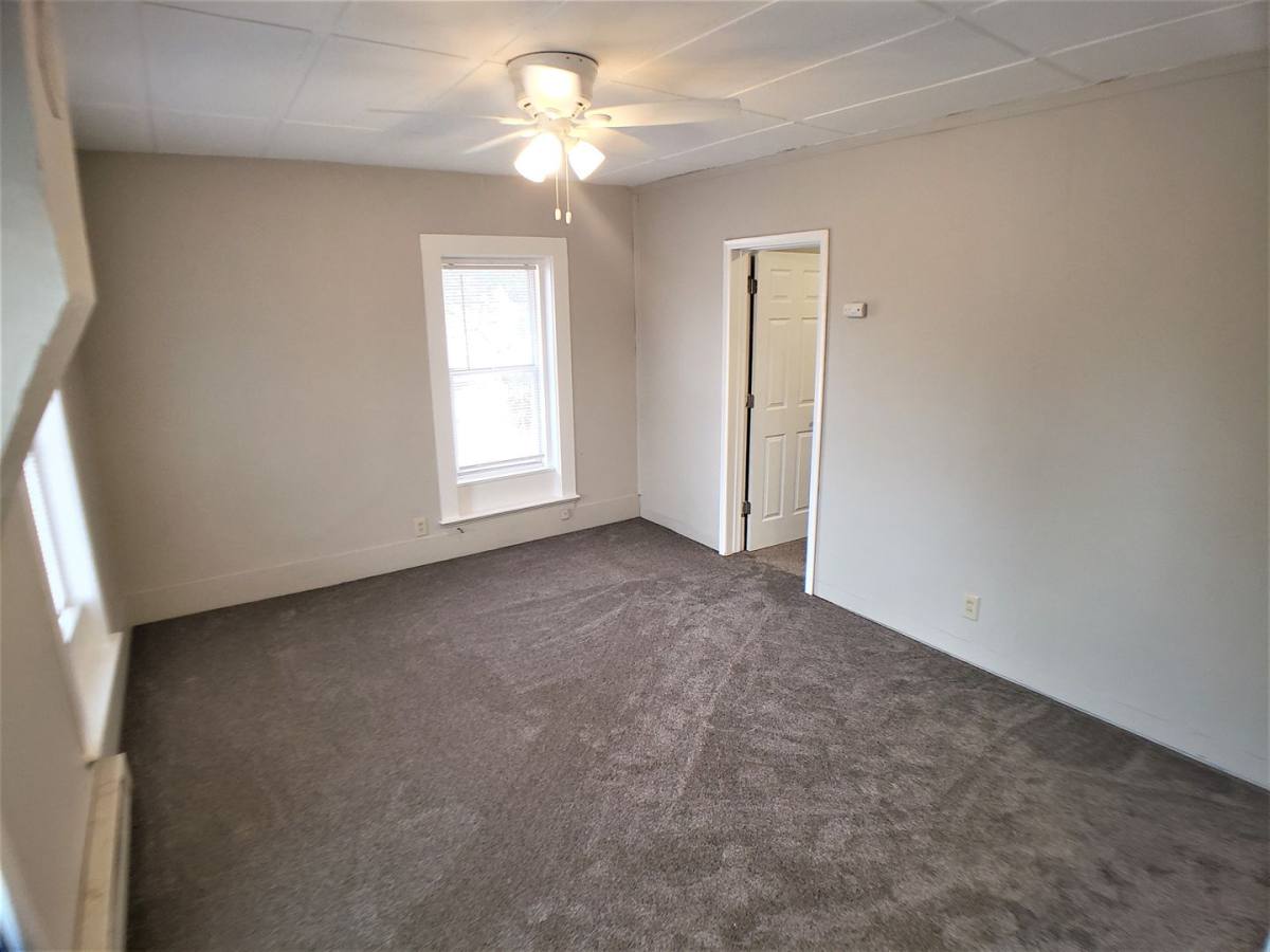 603 1st St SW #RHS, Faribault, MN 55021 - Apartment for Rent - Image 2