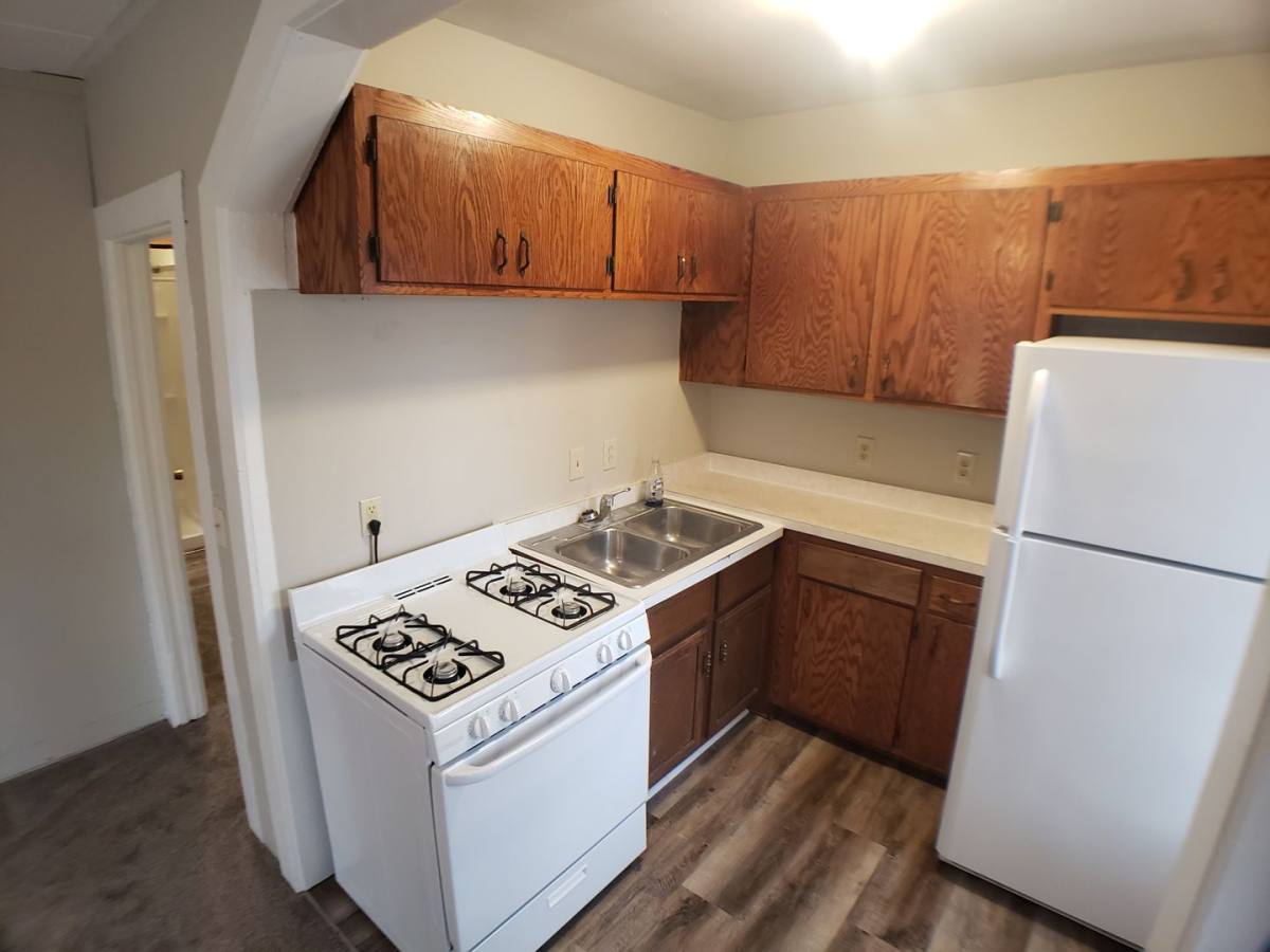 603 1st St SW #RHS, Faribault, MN 55021 - Apartment for Rent - Image 1