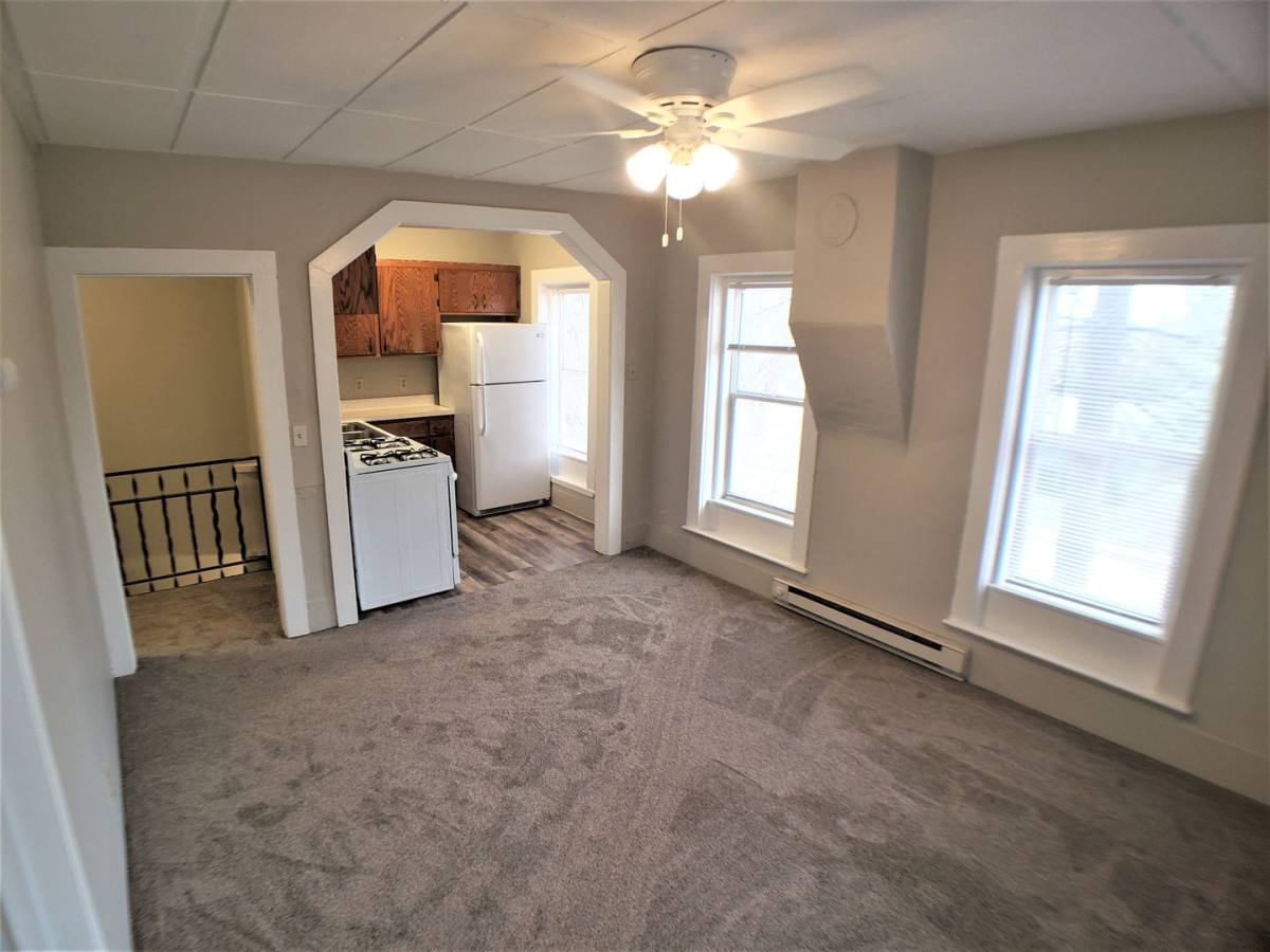 603 1st St SW #RHS, Faribault, MN 55021 - Apartment for Rent - Image 4