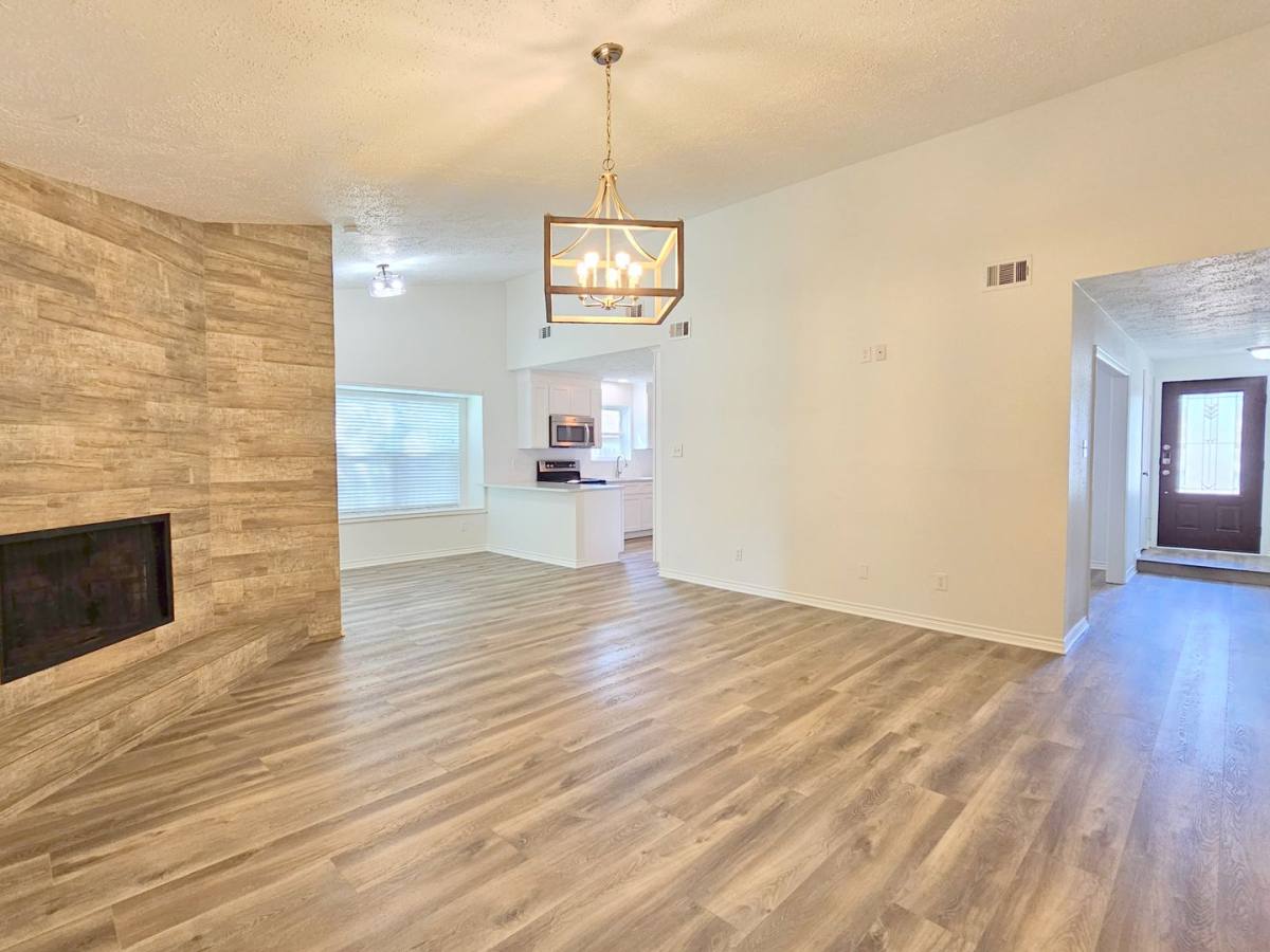House for rent at 10615 Heatherford Dr, Houston, TX 77041