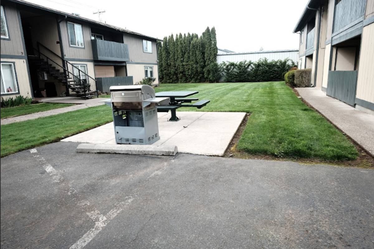Apartment for rent at 1310 & 1320 45th Ave, Sweet Home, OR 97386