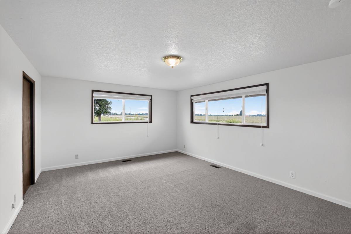 House for rent at 32303 NW Zion Church Rd, Hillsboro, OR 97124