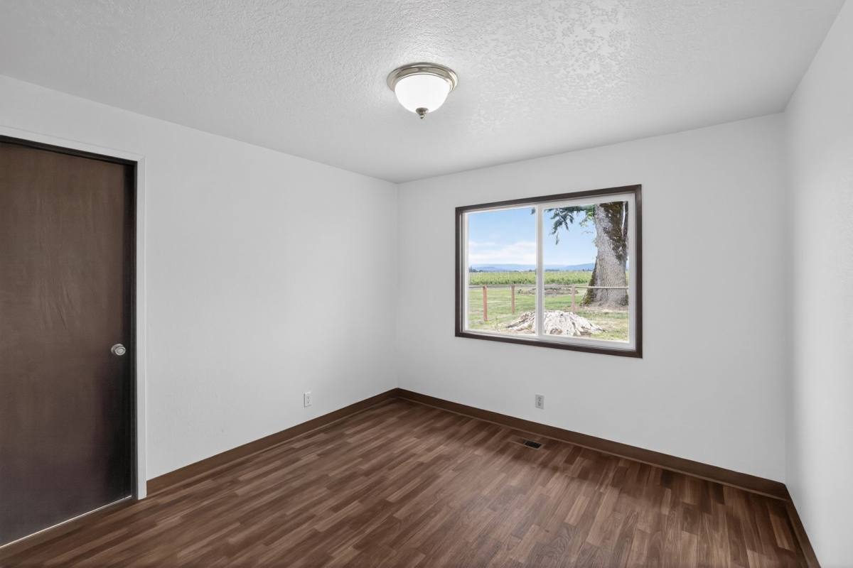 House for rent at 32303 NW Zion Church Rd, Hillsboro, OR 97124