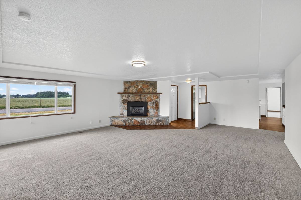 House for rent at 32303 NW Zion Church Rd, Hillsboro, OR 97124