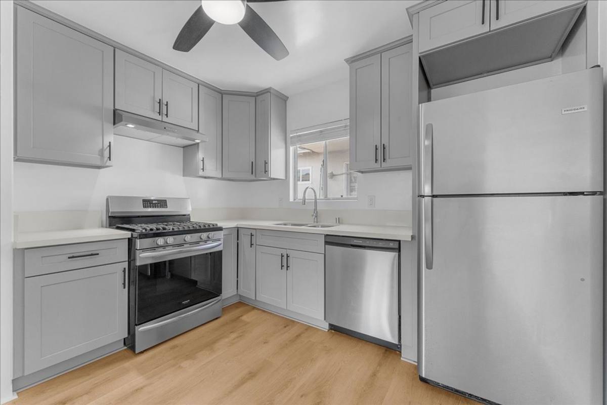 Apartment for rent at 7739 Laurel Canyon Blvd #13, North Hollywood, CA 91605