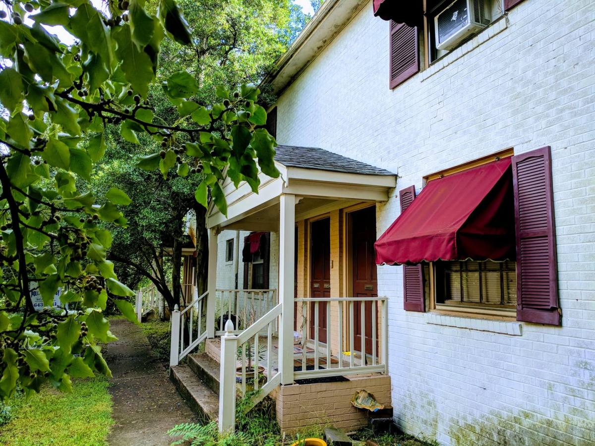 Apartment for rent at 3328 Ellwood Ave, Richmond, VA 23221