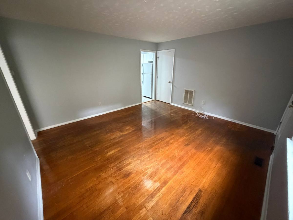 Apartment for rent at 3328 Ellwood Ave, Richmond, VA 23221