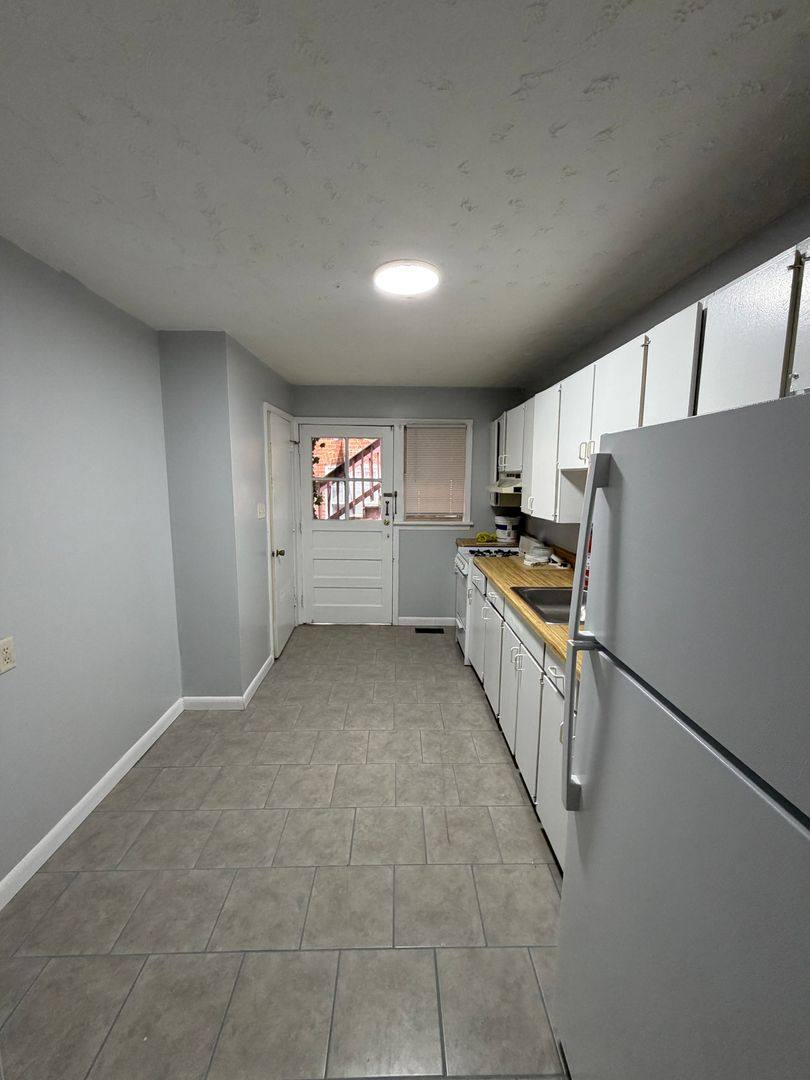 Apartment for rent at 3328 Ellwood Ave, Richmond, VA 23221