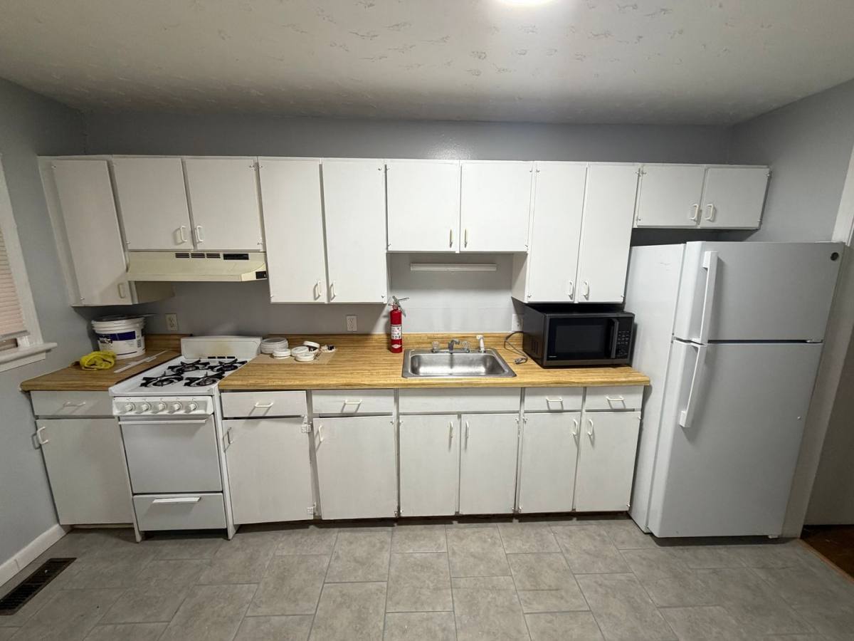 Apartment for rent at 3328 Ellwood Ave, Richmond, VA 23221