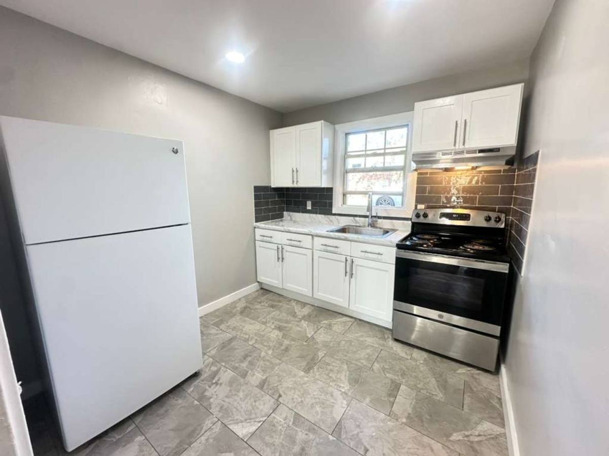 Townhouse for rent at 500 S Harrison St, Orange, NJ 07050