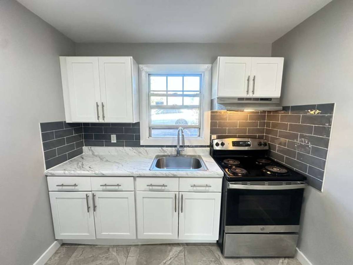 Townhouse for rent at 500 S Harrison St, Orange, NJ 07050
