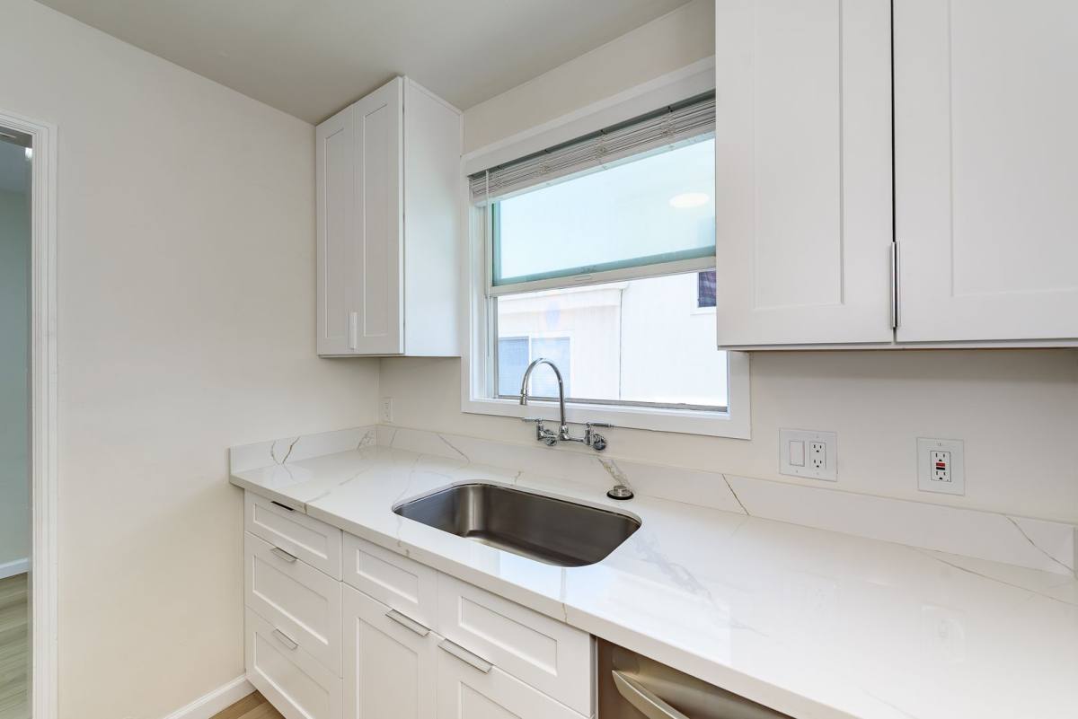 Apartment for rent at 736-746 E Ave, Coronado, CA 92118